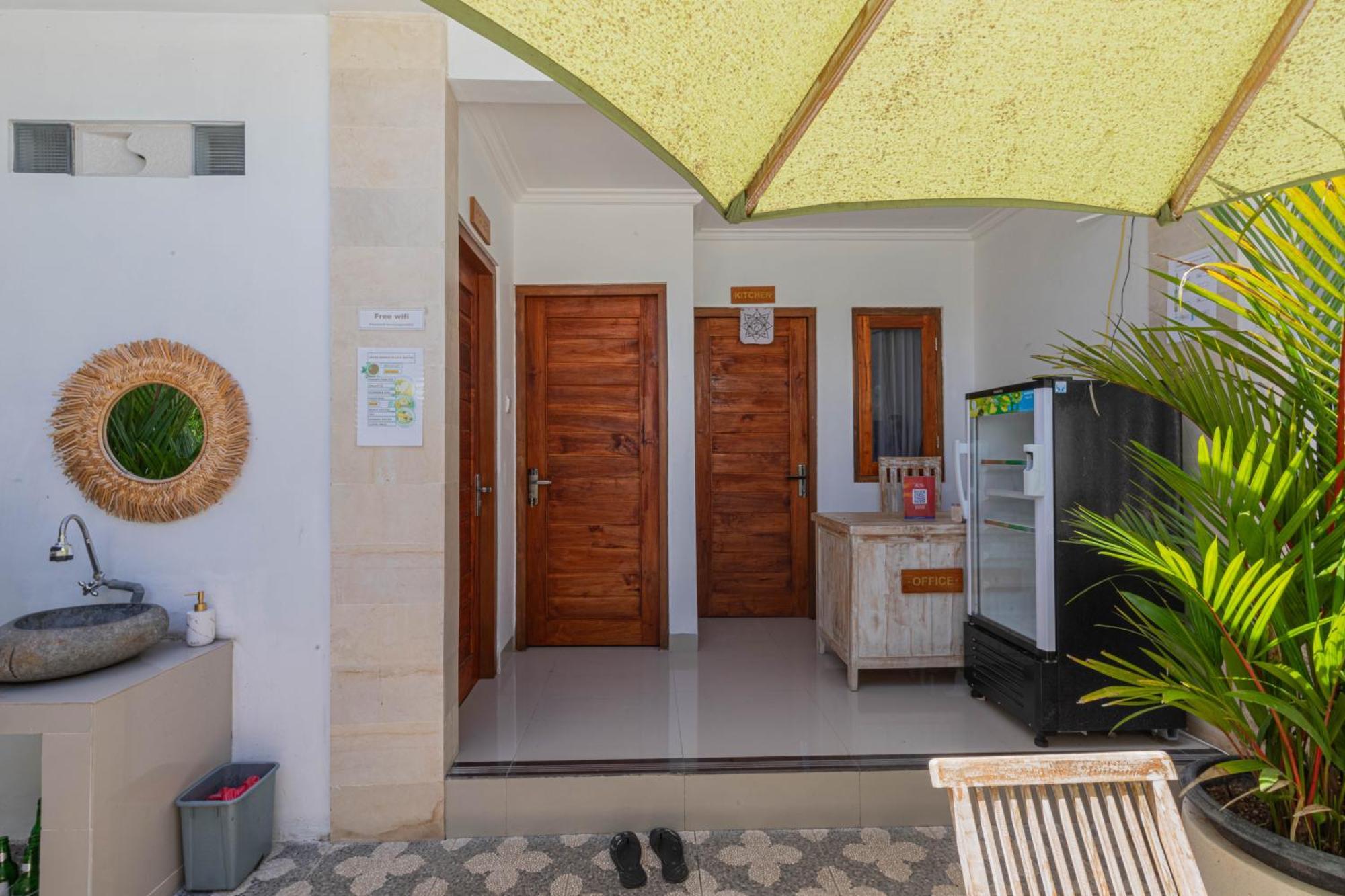 Seven Angels Villa And Hostel Toyapakeh ภายนอก รูปภาพ