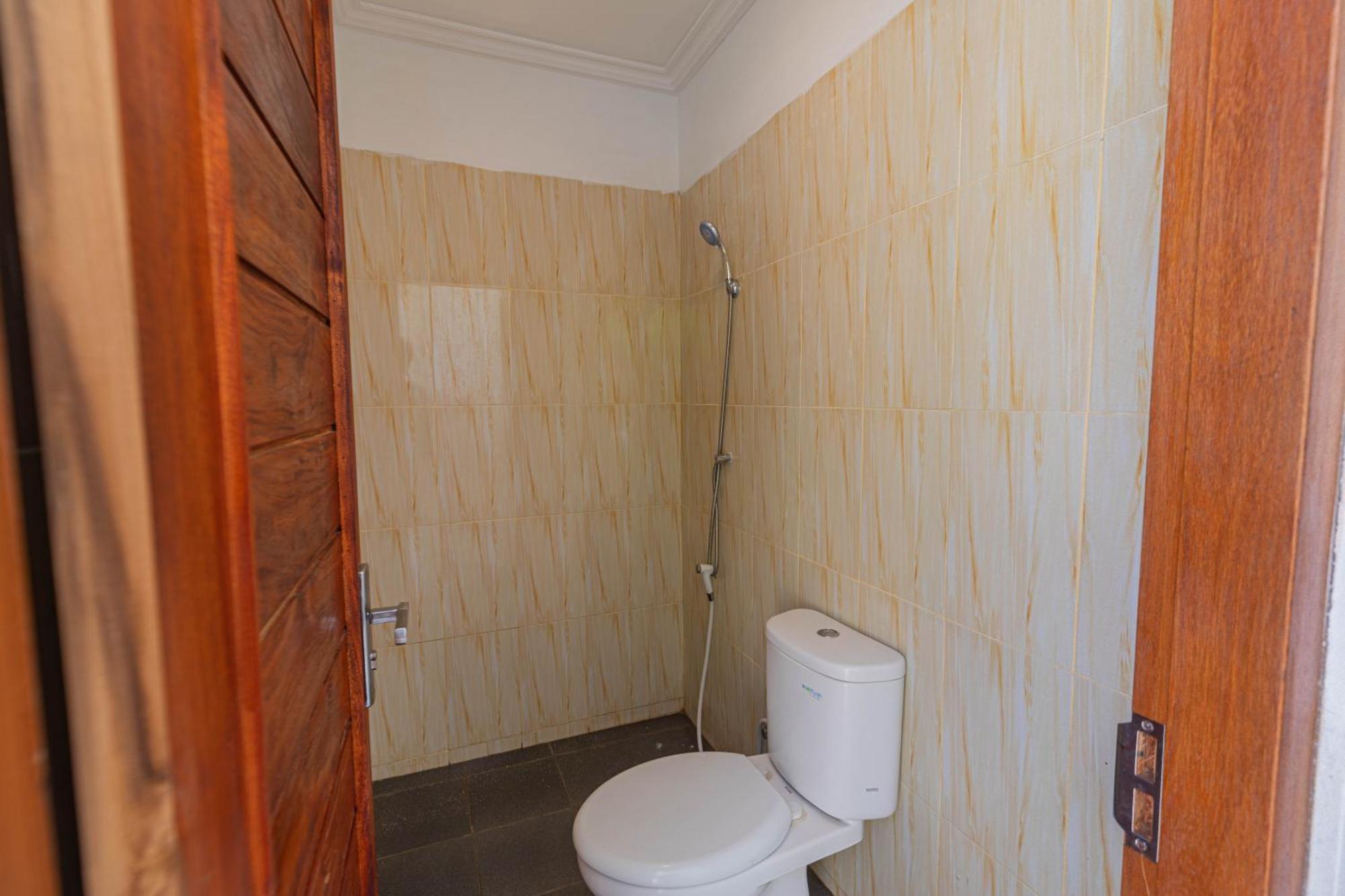 Seven Angels Villa And Hostel Toyapakeh ภายนอก รูปภาพ